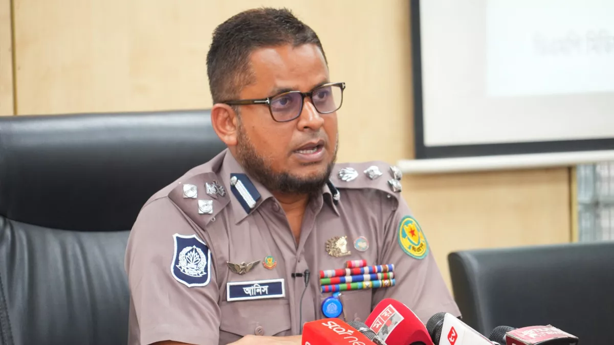 নম্বর প্লেট বিকৃতিতে চালক ও মালিকের বিরুদ্ধে ব্যবস্থা: ডিএমপি