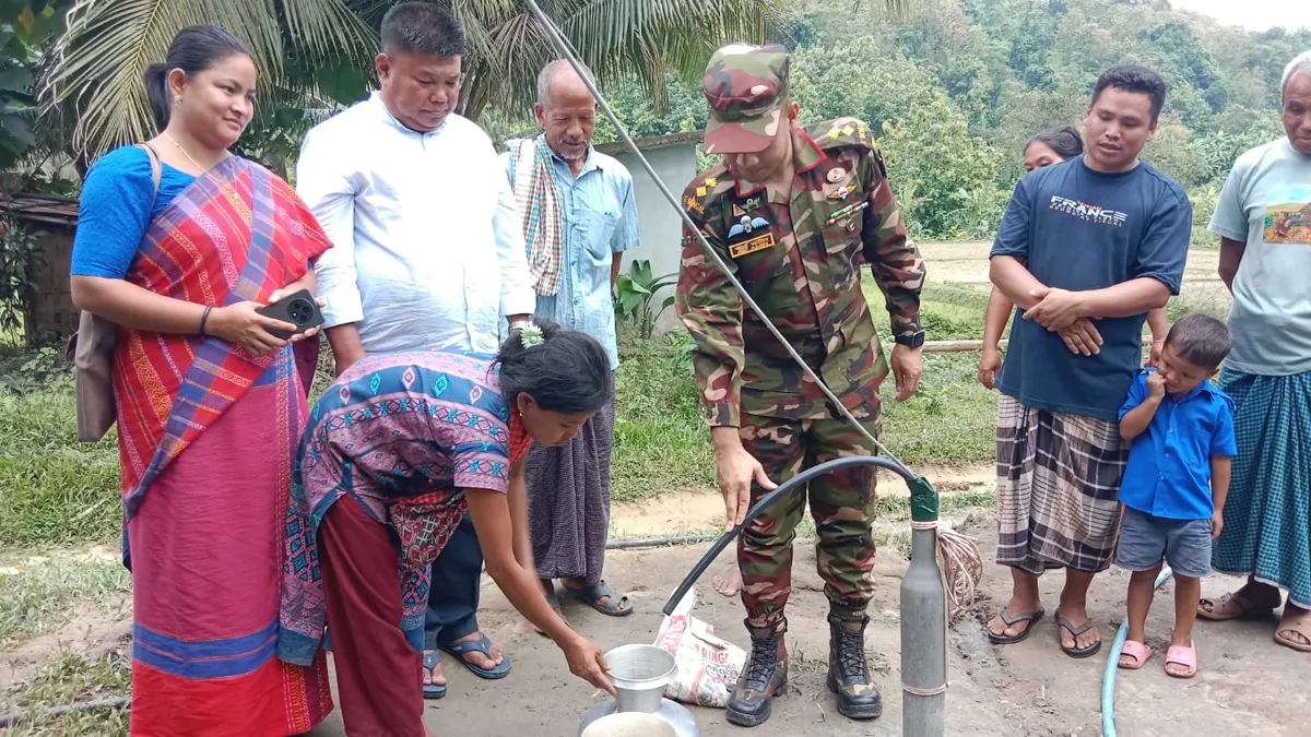 সেনাবাহিনীর উদ্যোগে খাগড়াছড়িতে সুপেয় পানি পেল ১০৫ পরিবার
