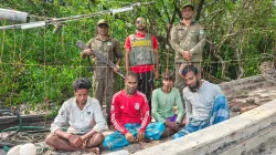 সুন্দরবনে চার শিকারি ও ৩ জেলে আটক 