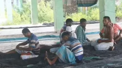 সমুদ্রে মাছ শিকারে প্রস্তুত উপকূলের কলাপাড়ার জেলেরা