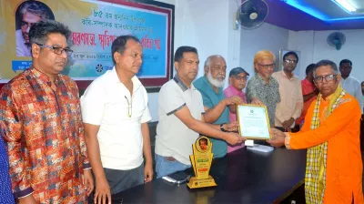 বগুড়ায় অনুষ্ঠিত হলো কবি আন্ওয়ার আহমদ স্মরণসভা ও ফল উৎসব 