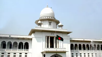একযোগে ১৭ ডেপুটি ও সহকারী অ্যাটর্নি জেনারেলের পদত্যাগ