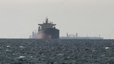 পণ্যবাহী জাহাজে হামলার পর ইরানে যুক্তরাষ্ট্রের বিমান হামলা