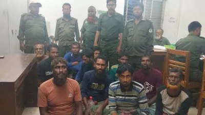 সুন্দরবনে ১ হাজার কেজি মধুসহ আটক ১১