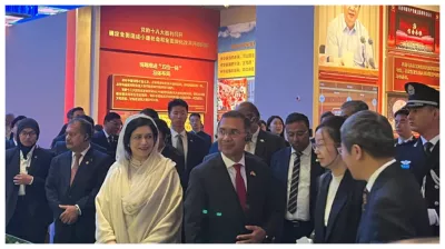 বেইজিংয়ে চীনা কমিউনিস্ট পার্টির জাদুঘর পরিদর্শন করলেন প্রধানমন্ত্রী