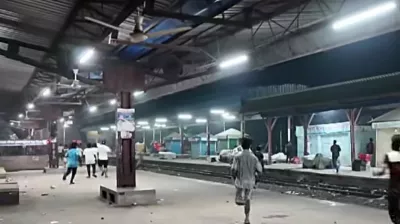 ভৈরব রেলস্টেশন এলাকায় সংঘর্ষ: পুলিশসহ আহত অর্ধশত