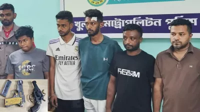 ঢাকায় ডিবির জালে খুলনার সন্ত্রাসী তুষার শিকদারসহ ৫