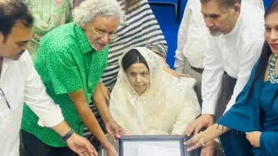 ‘সুলতান’ পদক পেলেন প্রধানমন্ত্রীর শাশুড়ি সৈয়দা ইকবাল মান্দ বানু