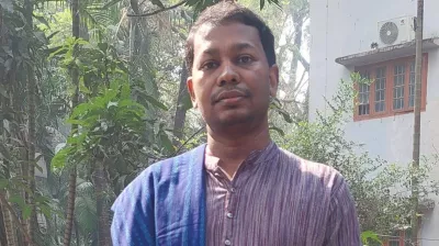 গান গেয়ে ভাইরাল ঢাবি অধ্যাপক তাশরিককে অব্যবহিত 