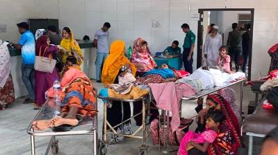 ৬ দফা দাবিতে ইন্টার্ন চিকিৎসকদের অনির্দিষ্টকালের কর্মবিরতি 