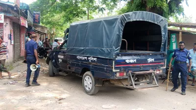 শ্রীপুরে দুই গ্রামবাসীর মধ্যে সংঘর্ষ: দোকান ও বাড়িঘর ভাঙচুর