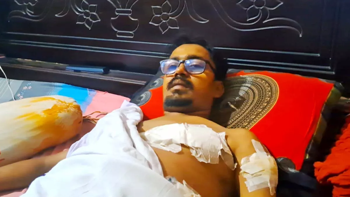 টাকা না দেওয়ায় ব্লেড দিয়ে হামলা, শরীরে ১৭২ সেলাই 