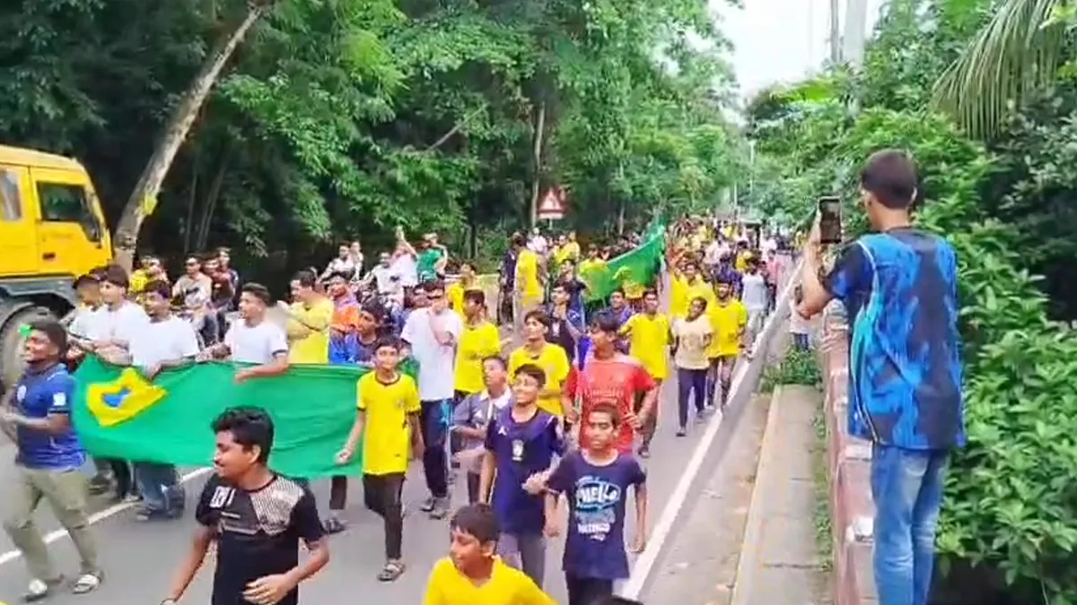 হেক্সা মিশনের প্রত্যাশায় রাজাপুরে ব্রাজিল সমর্থকদের র‍্যালি