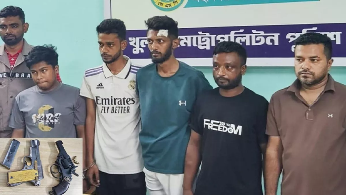 ঢাকায় ডিবির জালে খুলনার সন্ত্রাসী তুষার শিকদারসহ ৫
