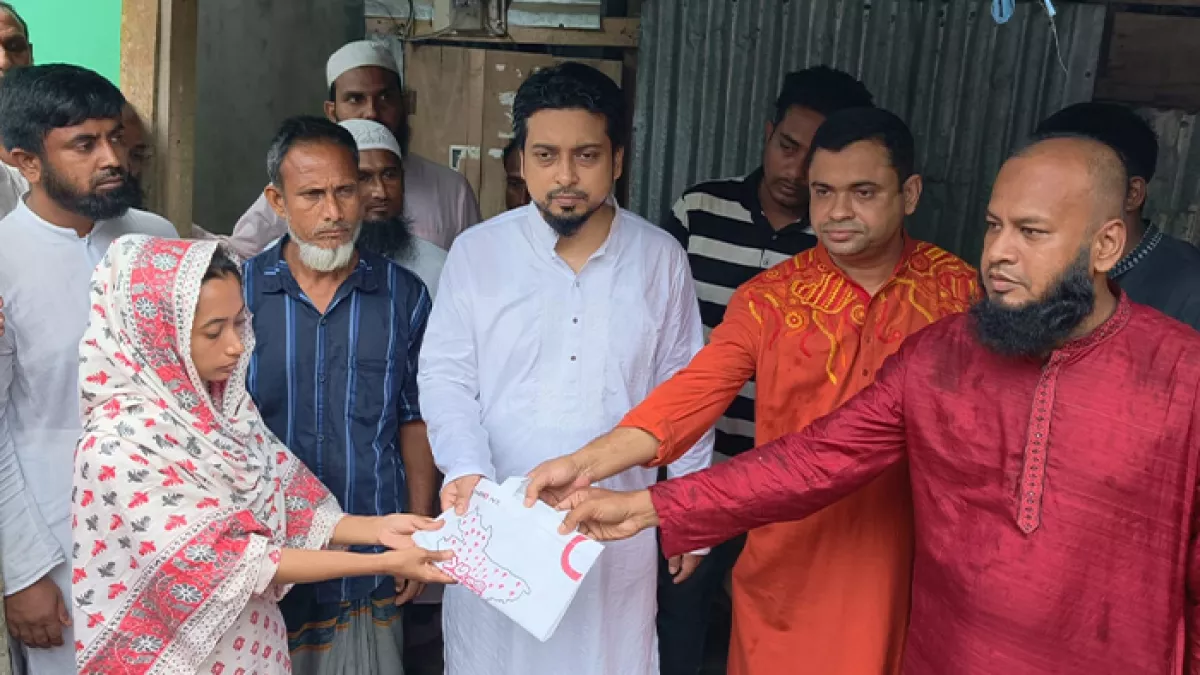 দশমিনায় নির্যাতিতাদের পাশে প্রশাসনসহ স্থানীয়রা