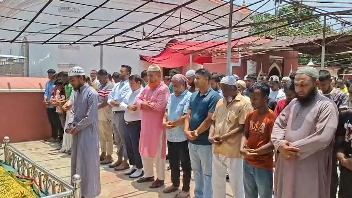 বাগেরহাটে কুমিরের আক্রমনে নিহত ফাতেমার দাফন সম্পন্ন