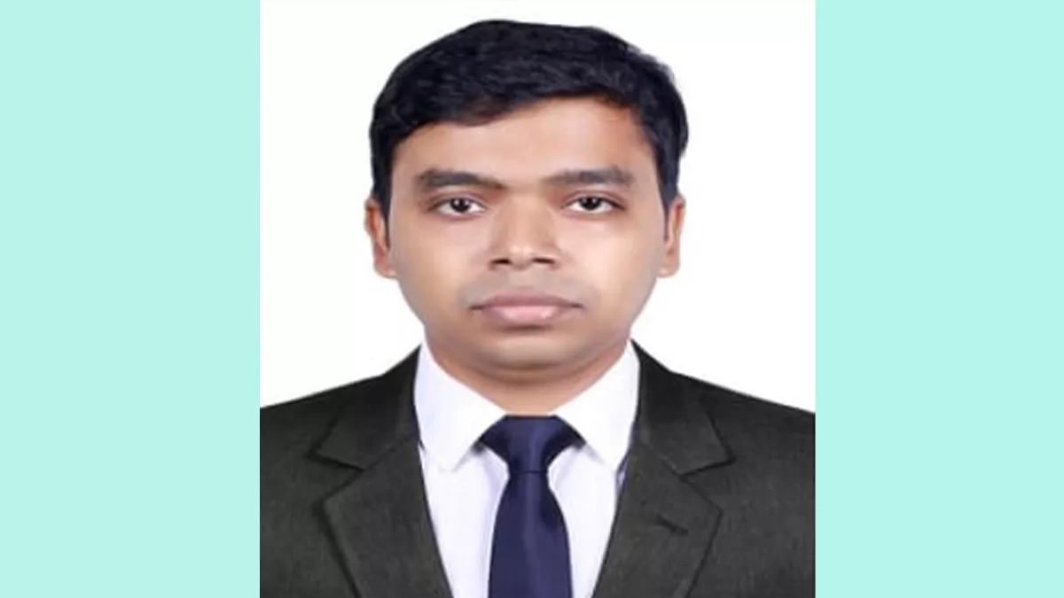 জীবননগর উপজেলা পরিষদের আইসিটি অফিসার মাহমুদুর রহমান। ছবি: প্রতিদিনের বাংলাদেশ