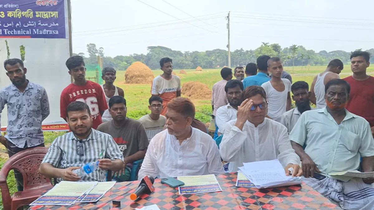 মাদ্রাসার সাইনবোর্ড উদ্বোধনকালে হামলা, আহত ৩