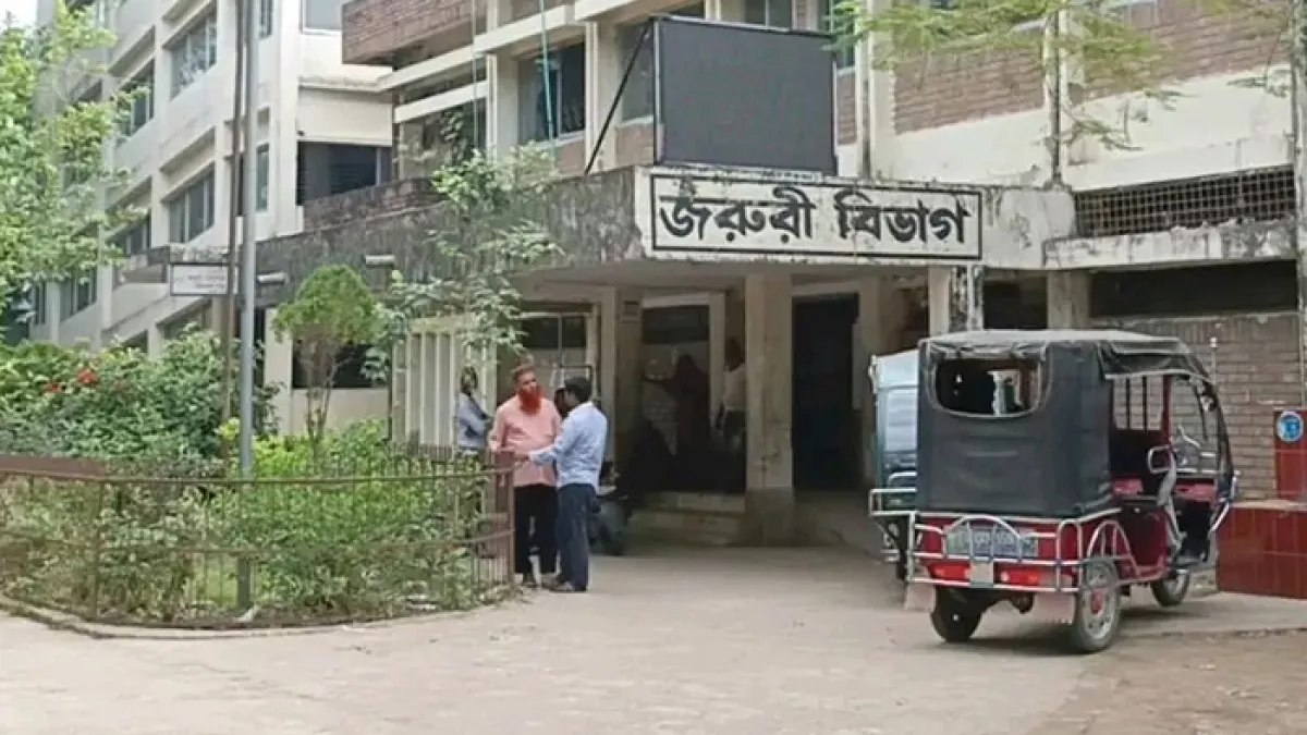ওষুধ কোম্পানির বিক্রয় প্রতিনিধিকে কুপিয়ে জখম