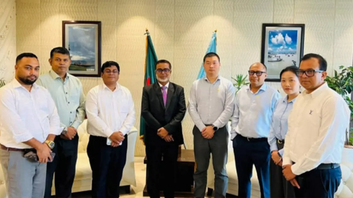 নাসিক কার্যালয়ে নাসিক প্রশাসক ও চায়না হারবার কনস্ট্রাকশন কোম্পানির প্রতিনিধি দল। প্রবা ফটো
