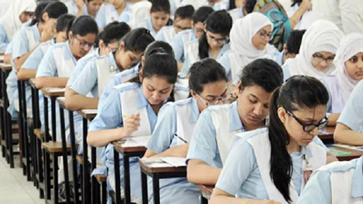এইচএসসি ও সমমানের পরীক্ষার্থী। ফাইল ছবি