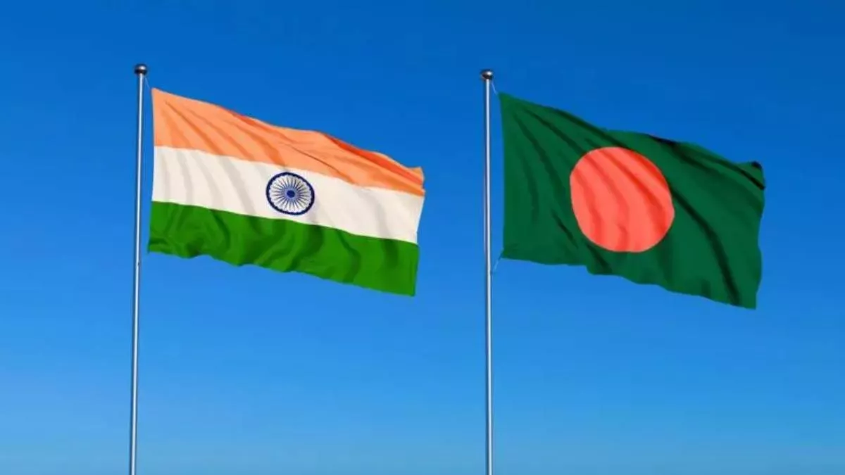 প্রধানমন্ত্রীর উপদেষ্টাকে দিল্লিতে প্রবেশে বাধা, ভারতের হাইকমিশনারকে তলব