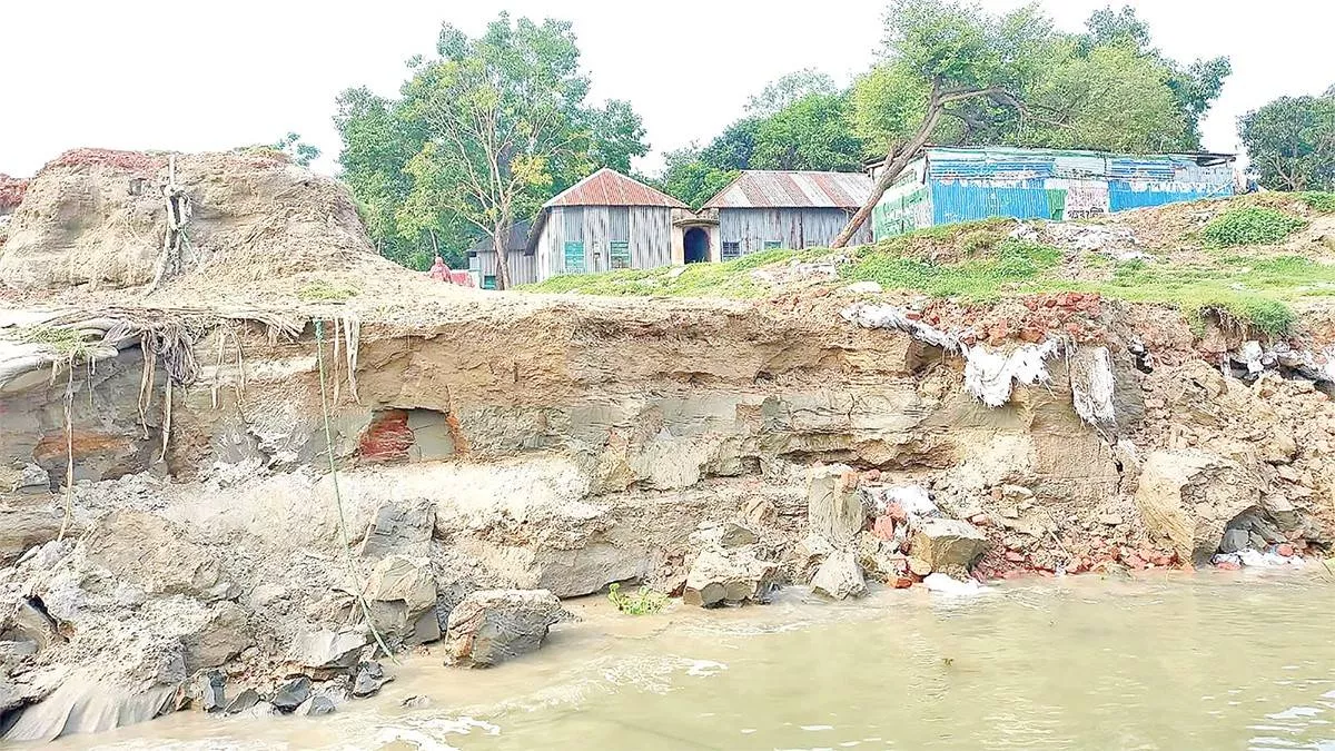 দৌলতদিয়া ফেরিঘাট এলাকায় নতুন ভাঙন
