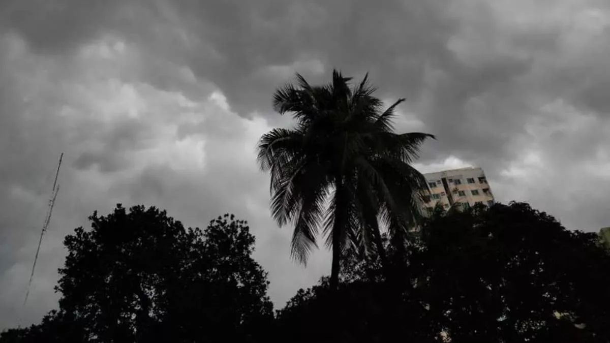 মেঘলা আকাশ। ছবি: ফোকাস বাংলা