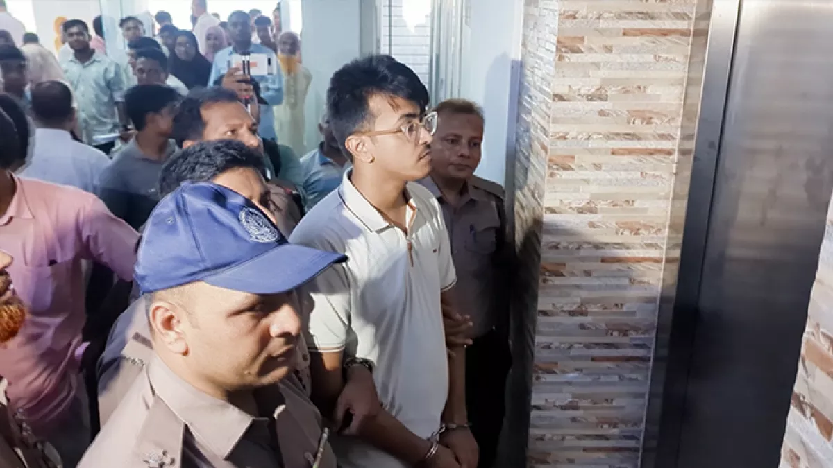 রংপুরে শিক্ষার্থী নুজশাত জাহান আত্মহত্যা প্ররোচনার আলোচিত মামলায় অভিযুক্ত মেডিকেল শিক্ষার্থী সাকিনের একদিনের রিমান্ড মঞ্জুর করেছে আদালত। প্রবা ফটো