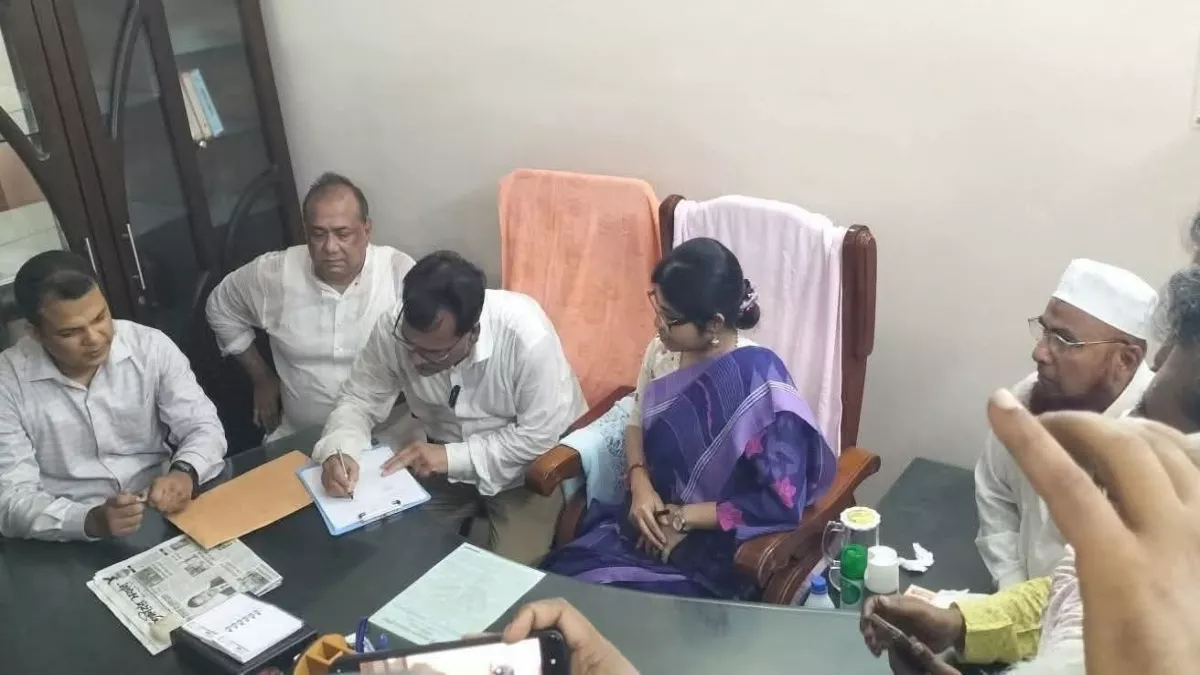 জেলা পরিষদের নতুন প্রশাসকের দায়িত্বগ্রহণে গণসংবর্ধনা 