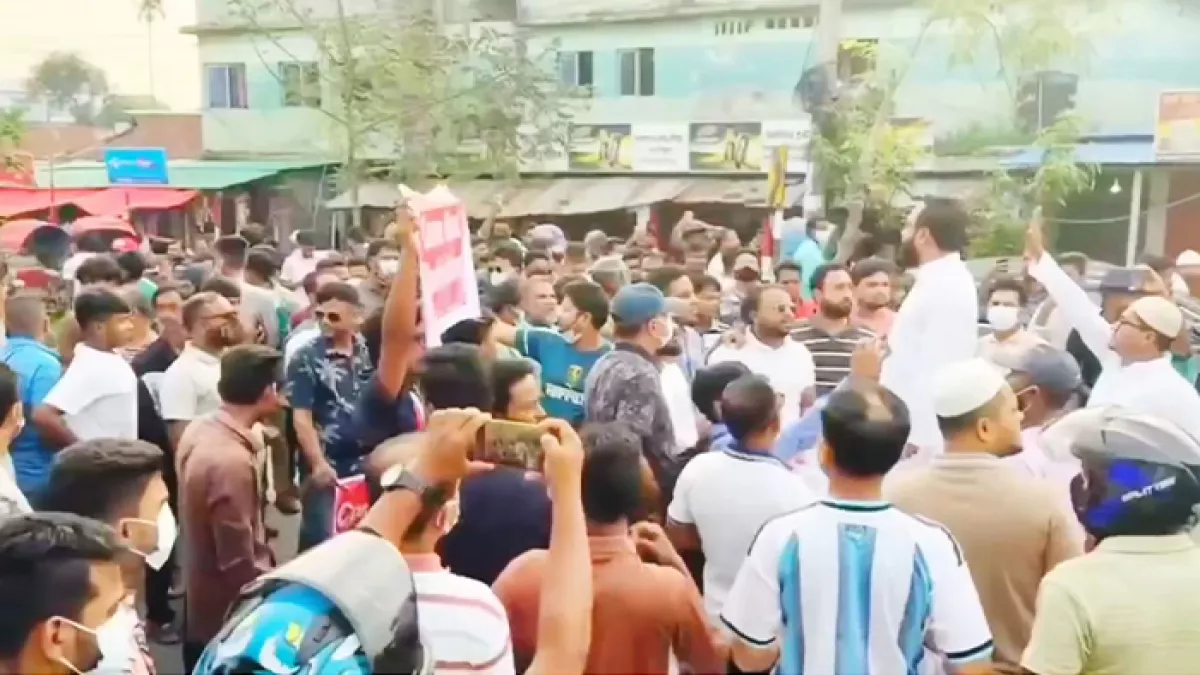 শ্রীপুরে কার্যক্রম নিষিদ্ধ যুবলীগের ঝটিকা মিছিল ও পথসভার ভিডিও সামাজিক যোগাযোগমাধ্যম ফেসবুকে ছড়িয়ে পড়েছে। ছবি: প্রবা ফটো