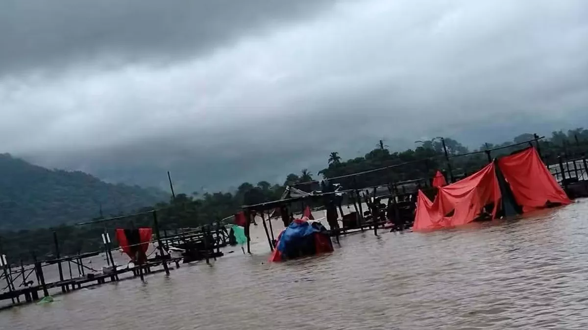 পাহাড়ি ঢল ও টানা বৃষ্টিতে বন্ধ সিলেটের সাদাপাথর পর্যটন কেন্দ্র