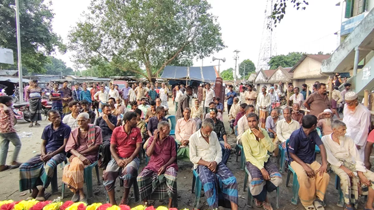 ঝিনাইদহের হরিণাকুণ্ডতে জাতীয় বাজেটে পর্যাপ্ত বরাদ্দ রাখার দাবিতে  গ্রামীণ মজুর সমাবেশ অনুষ্ঠিত  হয়েছে। প্রবা ফটো