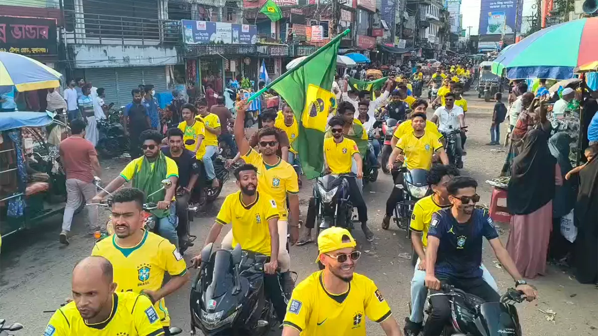 সুনামগঞ্জে ব্রাজিল সমর্থকদের মোটরসাইকেল শোভাযাত্রা