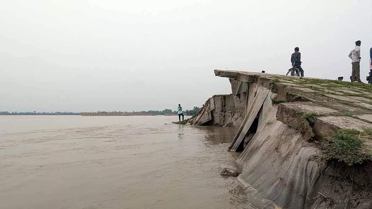 তিস্তা সেতু রক্ষা বাঁধে, ভয়াবহ ধস