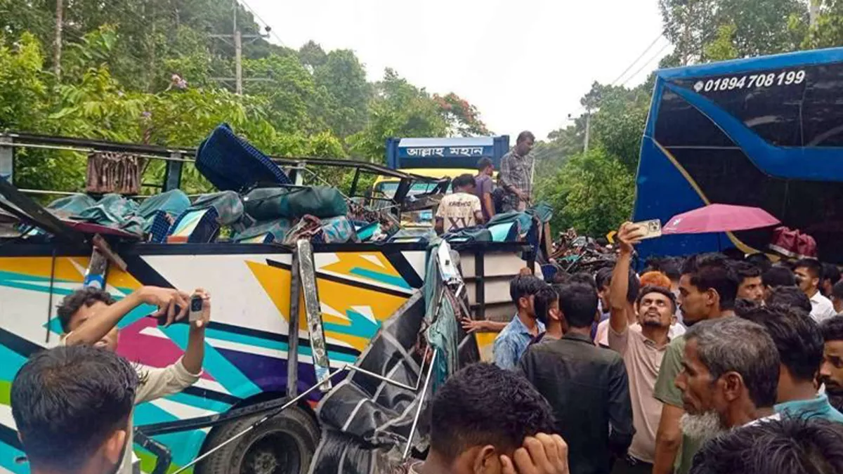 চকরিয়ায় দুই বাসের সংঘর্ষে শিশুসহ নিহত ২