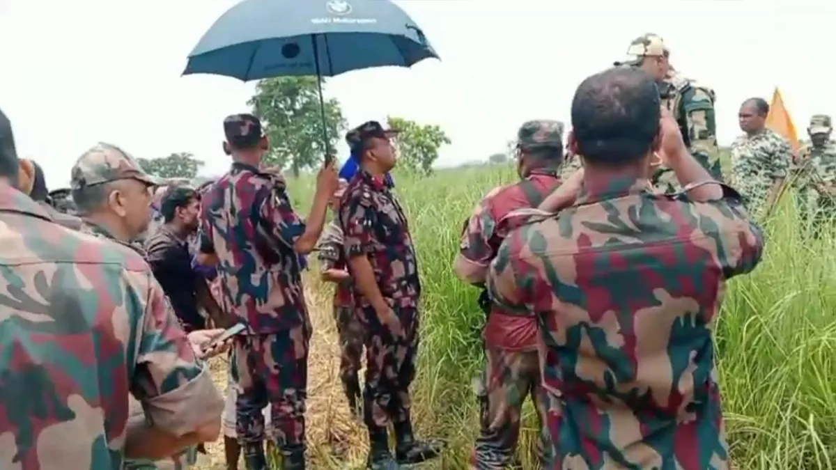  নওগাঁ সীমান্তে ১৭ জনকে বিএসএফের পুশইন চেষ্টা,  বিজিবির প্রতিরোধ