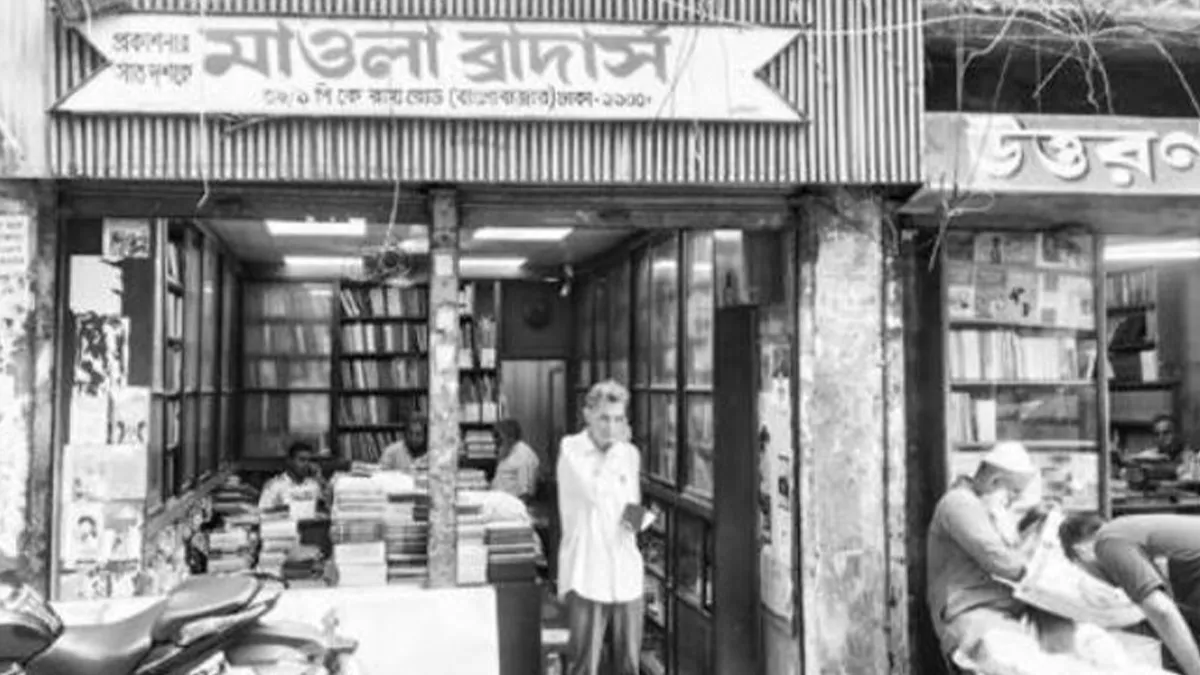 বাংলাবাজারে বইপাড়ায় নেই ক্রেতাদের তেমন আনাগোনা। ছবি: প্রতিদিনের বাংলাদেশ