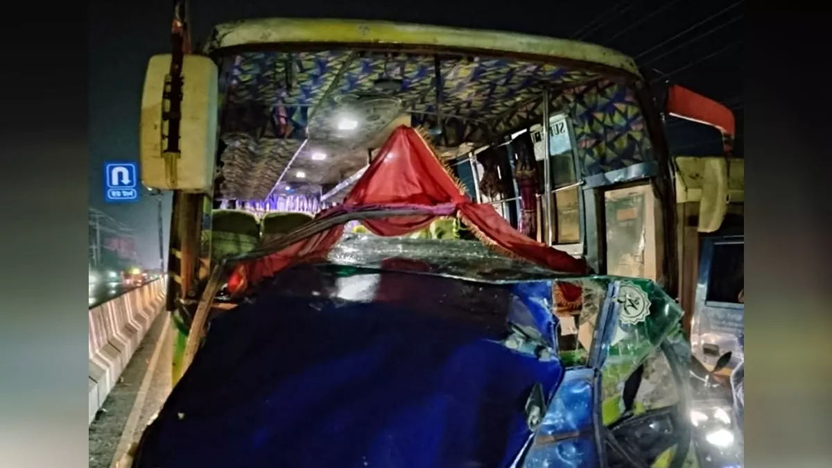 কুমিল্লায় বাসচাপায় অটোরিকশার ৩ যাত্রী নিহত