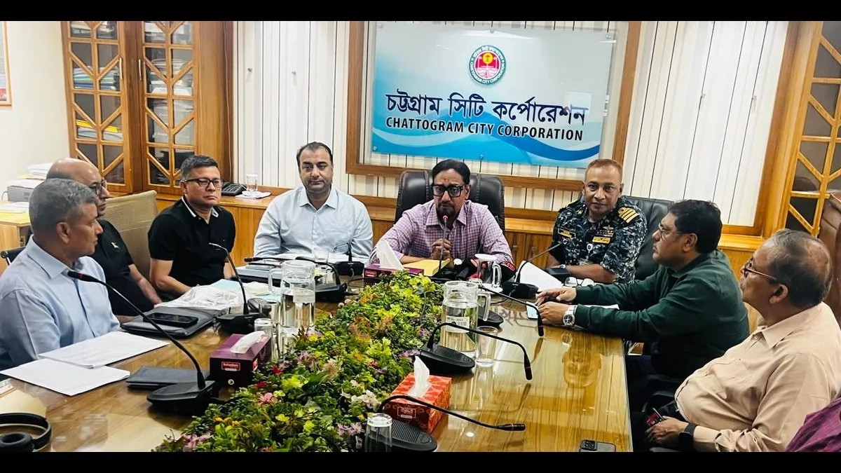স্থায়ীভাবে চট্টগ্রামের জলাবদ্ধতা নিরসনে প্রকল্প নেয়া হচ্ছে বলে জানান চসিক মেয়র ডা. শাহাদাত হোসেন।