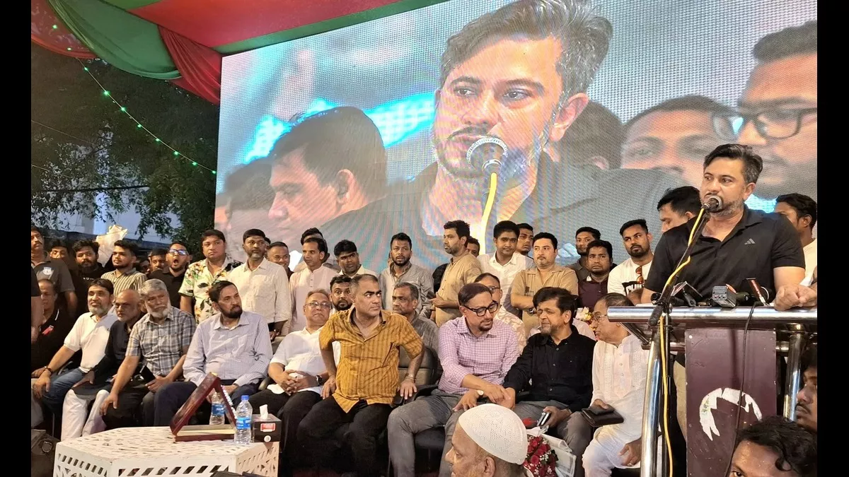 চট্টগ্রাম ক্রীড়া সংগঠক পরিষদের সংবর্ধনা অনুষ্ঠানে বক্তব্য রাখছেন বিসিবি পরিচালক ইসরাফিল খসরু।