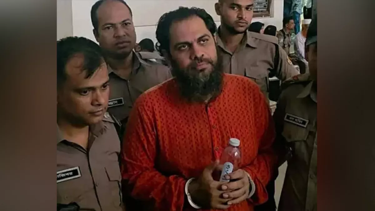 দেশ টেলিভিশনের সাবেক ব্যবস্থাপনা পরিচালক (এমডি) মো. আরিফ হাসানকে বৃহস্পতিবার গ্রেপ্তার দেখানোর আদেশ দিয়েছেন আদালত। ছবি: প্রতিদিনের বাংলাদেশ