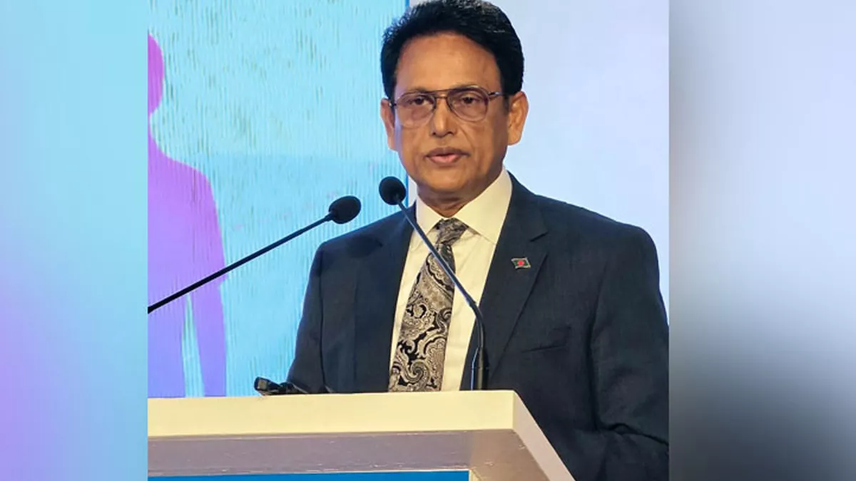 ঢাকার একটি হোটেলে রবিবার ইউনিসেফ আয়োজিত বাংলাদেশ শিক্ষাখাত বিশ্লেষণ বিষয়ক কর্মশালায় বক্তব্য দেন শিক্ষামন্ত্রী ড. আ ন ম এহছানুল হক মিলন। ছবি: বাসস
