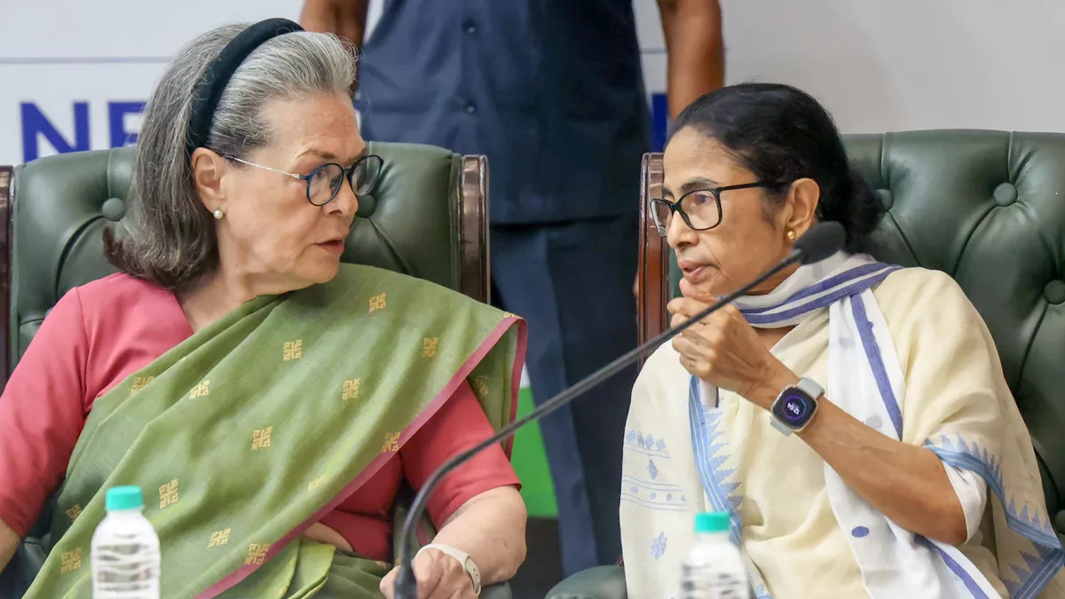 মমতা ব্যানার্জিকে কংগ্রেসের সহসভাপতির পদ দেওয়ার প্রস্তাব দিয়েছেন সোনিয়া গান্ধী। ছবি: এনডিটিভি