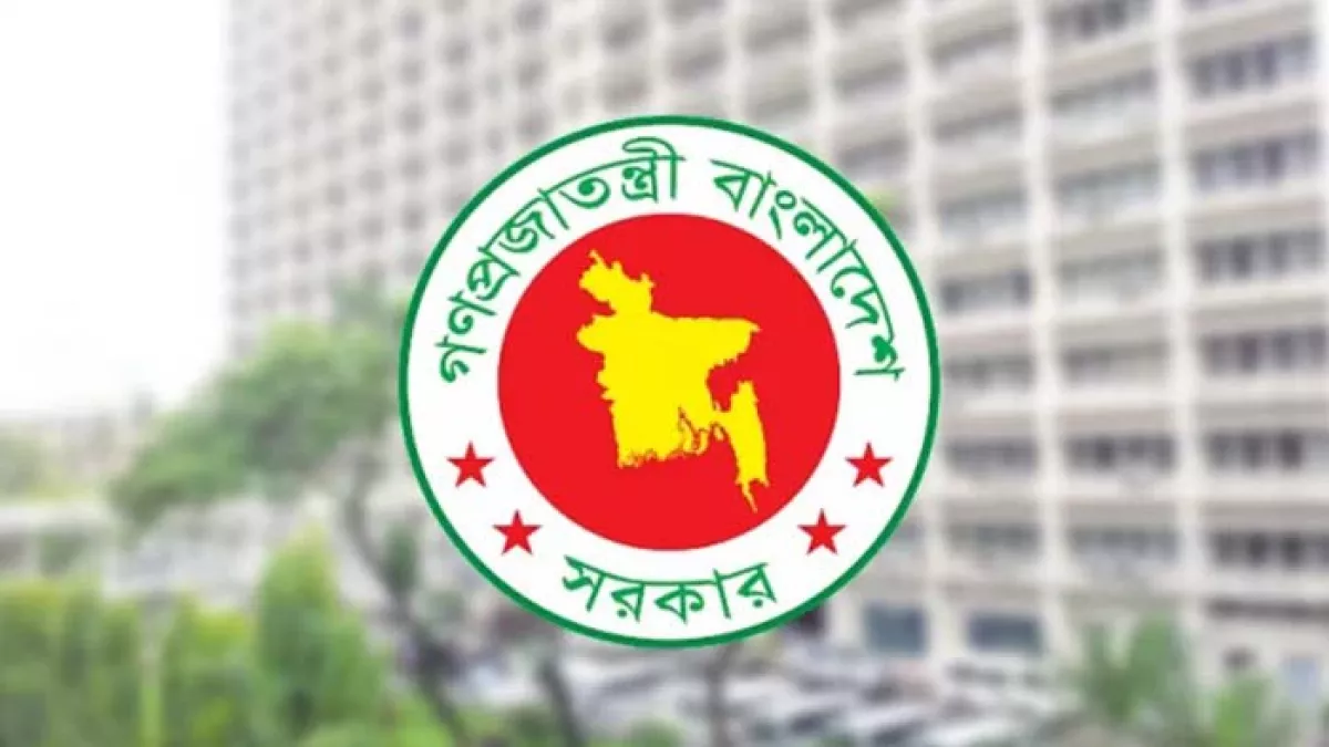 সচিবালয় ও মাঠ প্রশাসনের বিভিন্ন স্তরে রাজনৈতিক পরিচয়কে ঘিরে বিভাজন, পদায়নে অনিশ্চয়তা এবং প্রশাসনিক সিদ্ধান্তে ধীরগতির অভিযোগ অব্যাহত রয়েছে। ছবি: সংগৃহীত