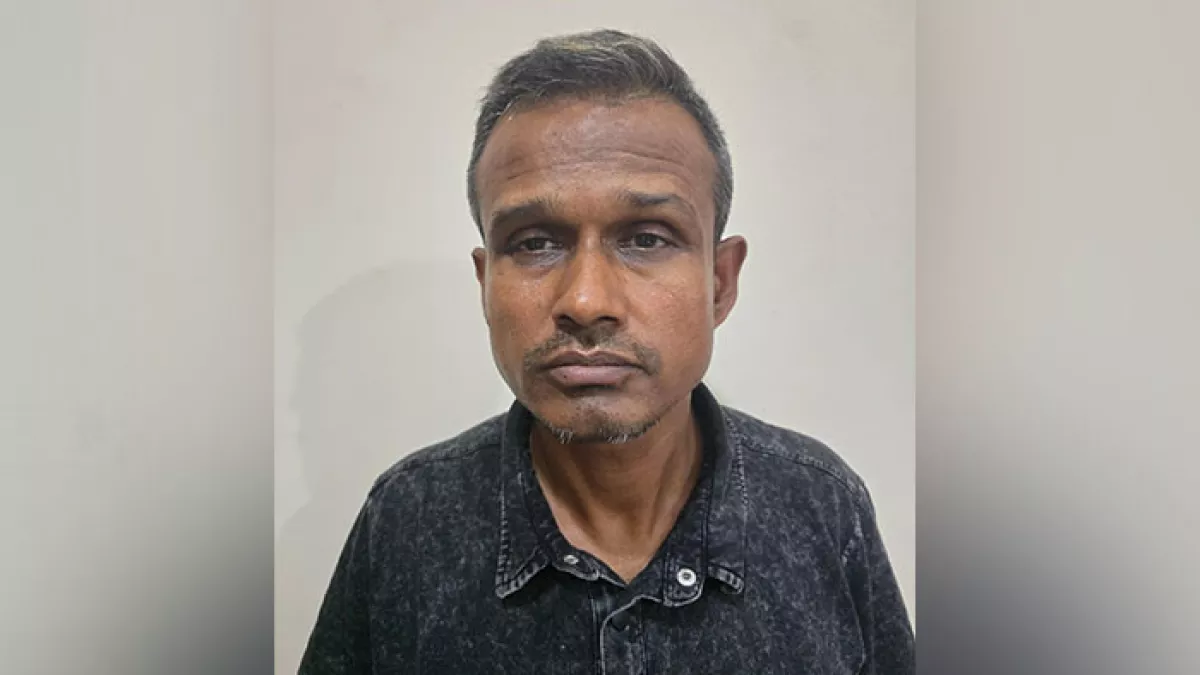 কুকুরকে ধারালো অস্ত্র দিয়ে গুরুতর জখম করার অভিযোগে গ্রেপ্তার মো. স্বপন। 