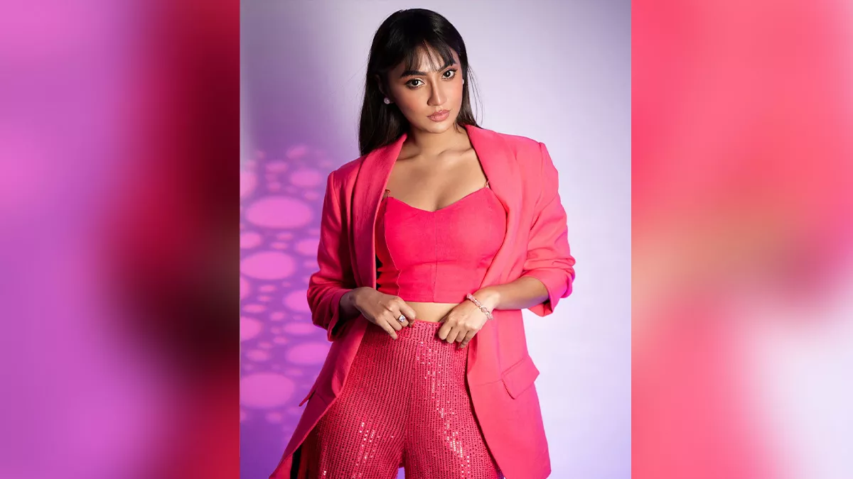সবখানেই নজর কাড়ছেন সুনেরাহ