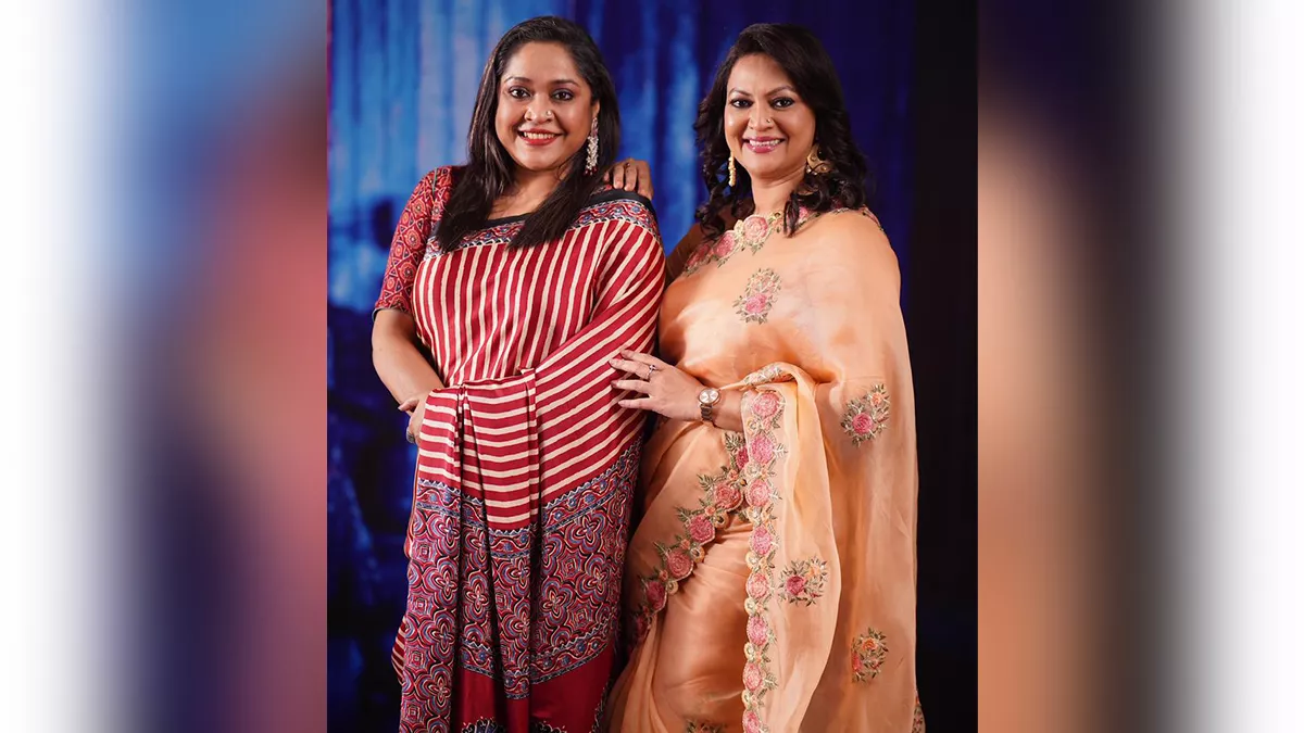 ড. নাজনীন হাসান চুমকি ও রিচি সোলায়মান।