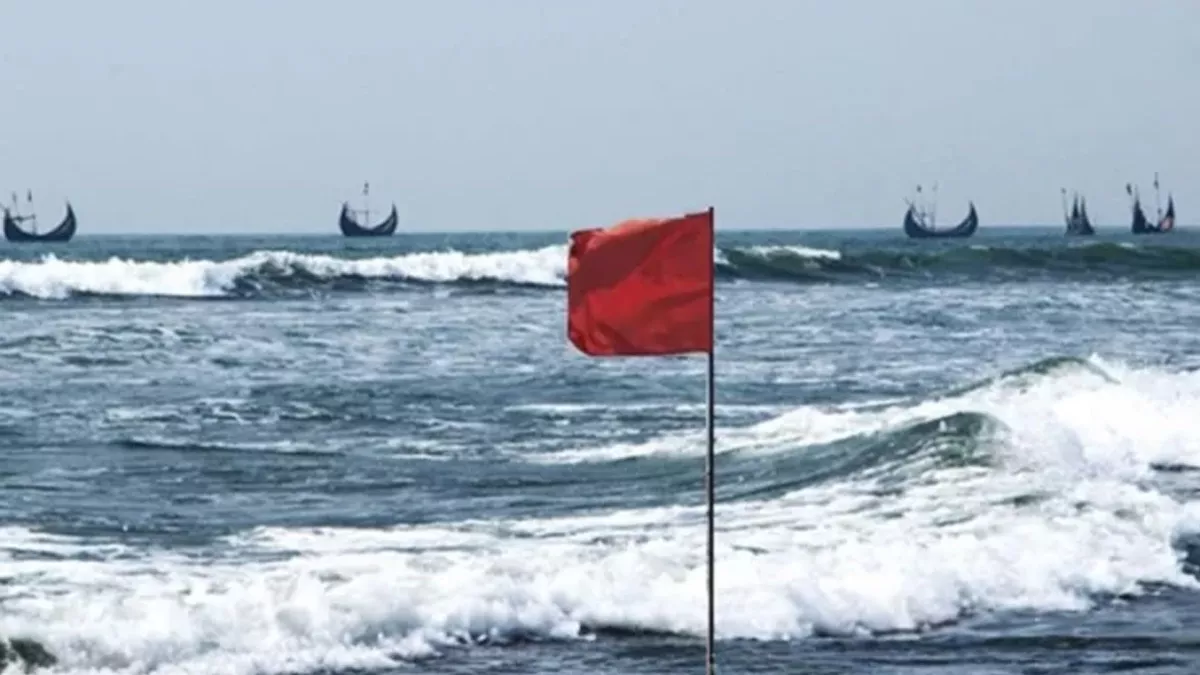 সমুদ্রবন্দরে ৩ নম্বর সতর্ক সংকেত। ফাইল ছবি