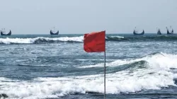 বঙ্গোপসাগরে লঘুচাপ: সমুদ্রবন্দরে ৩ নম্বর সতর্ক সংকেত